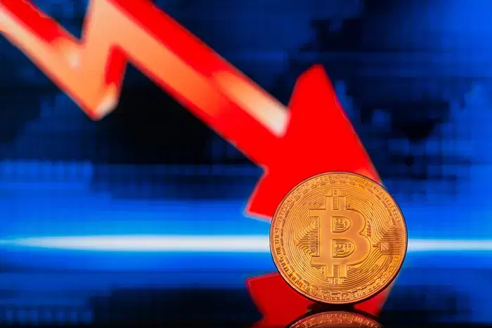"블랙록도 못 버텼다"...비트코인 ETF, '돈줄 붕괴' 공포