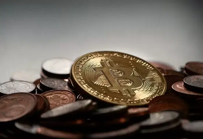 비트코인 장기 보유자, 33만BTC 쓸어담기..."이제 9만 달러 간다"