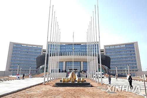 中, 서아프리카경제공동체 본부도 지어줘…아프리카 53국 무관세