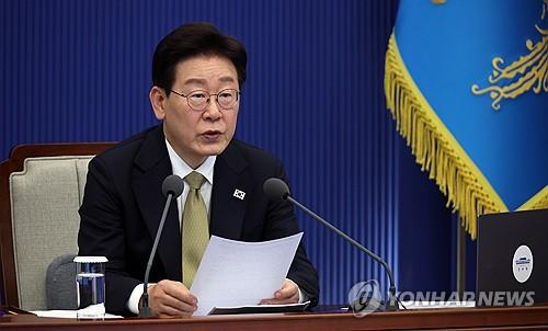 [속보] 李대통령, 보건복지부 1차관에 현수엽 임명…관세청장 이종욱