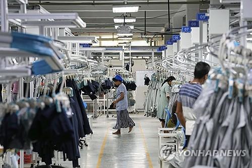美 추가관세 앞둔 스리랑카 "강제노동 상품 수입 걸러내겠다"