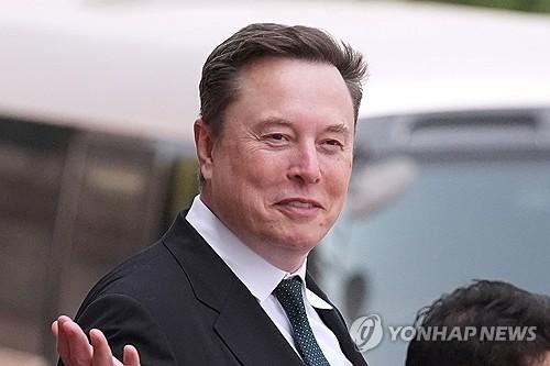 Musk, who once spewed venom saying 'Anthropic is a no-go', now says "I was wrong... they are a frontrunner"