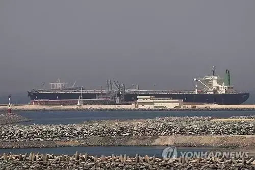 International oil prices rise due to Hormuz tensions… Brent crude up 1.2%