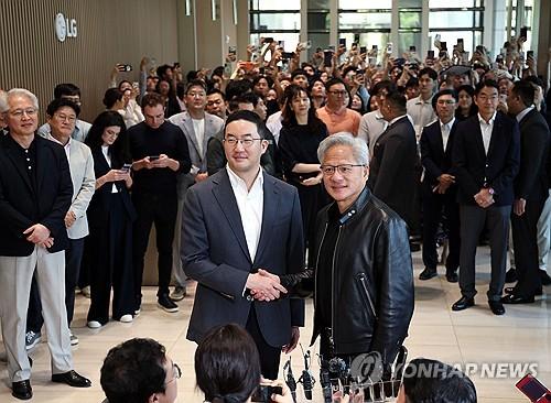 LG, 엔비디아와 차세대 AI 협력 논의 박차…그룹 경영진 방미