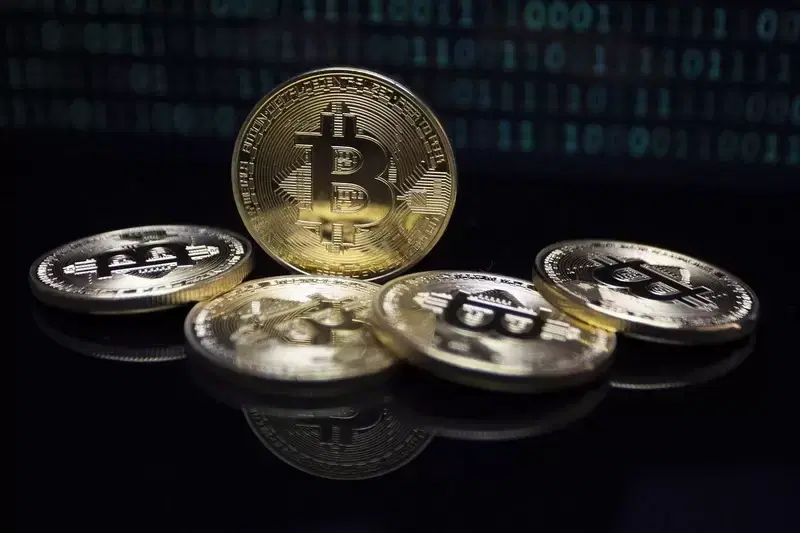비트코인(BTC), 2만 3,200BTC 패닉셀...7만 8,000달러 못 넘으면 반등 '제동'