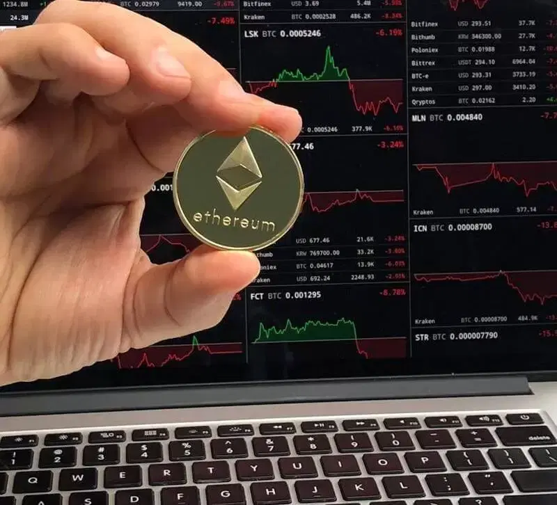 이더리움(ETH), 박스권 탈출 카운트다운... 8월 급등세 재연 시동