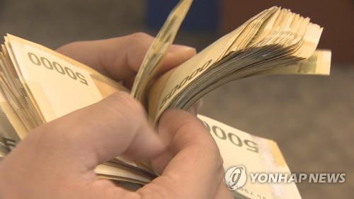 Prosecutors investigate man in his 20s for coin investment fraud, claiming 'father is a police executive'