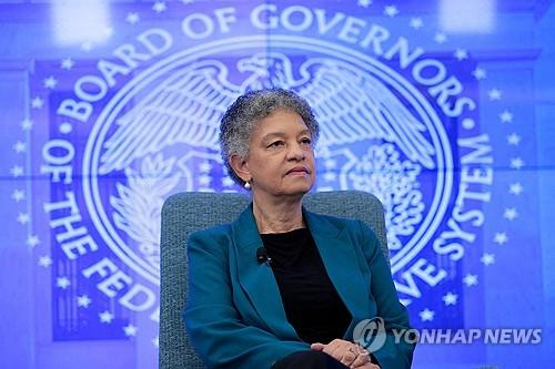 美연준 인사 '인플레 경고' 잇따라…"더 긴축적 금리가 도움"